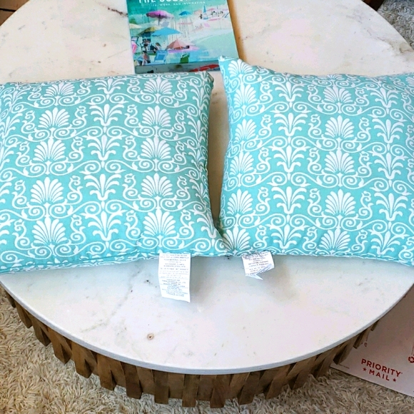 Home Goods Other - NWT Home Goods aqua pattern toss pillows